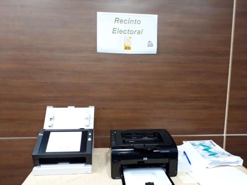 Escáneres sometidos a prueba en la reunión.