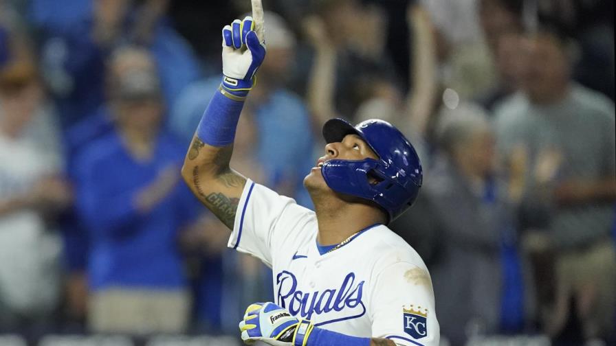 Pérez consigue 2 cuadrangulares; Reales vencen a Piratas Pérez consigue 2 cuadrangulares; Reales vencen a Piratas