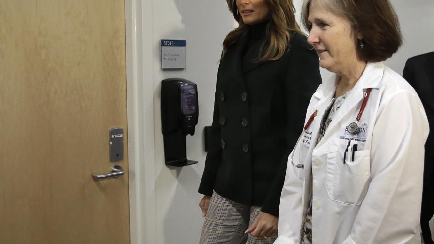 Melania Trump va a centro para bebés dependientes en Boston Melania Trump va a centro para bebés dependientes en Boston