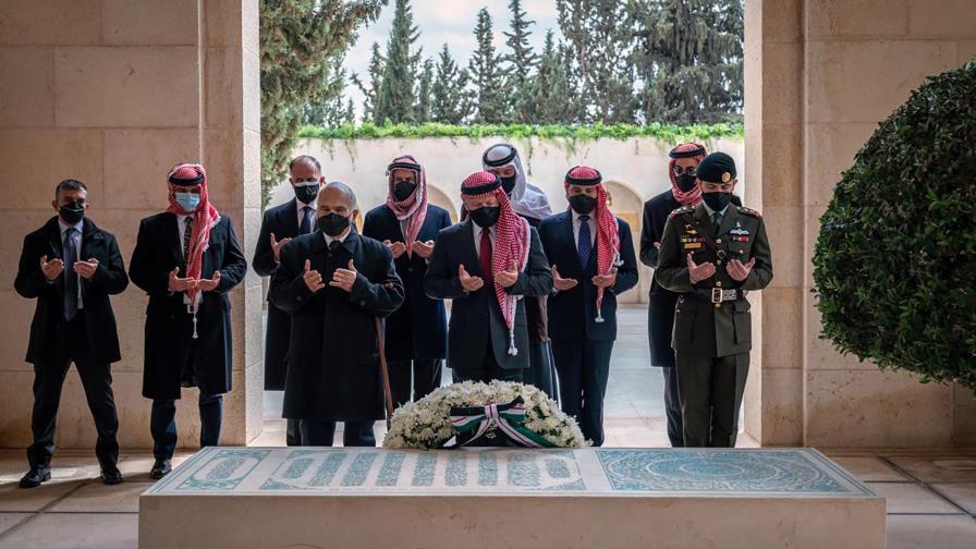 Rey y príncipe de Jordania aparecen en público