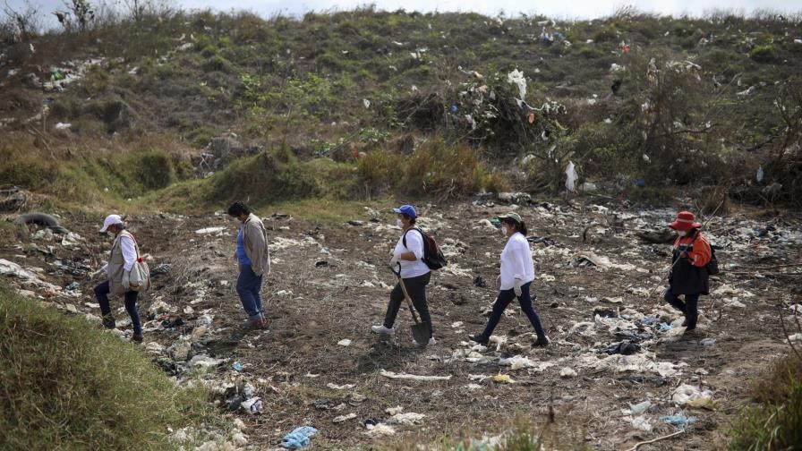 Buscan desaparecidos en México, son blanco de los asesinos