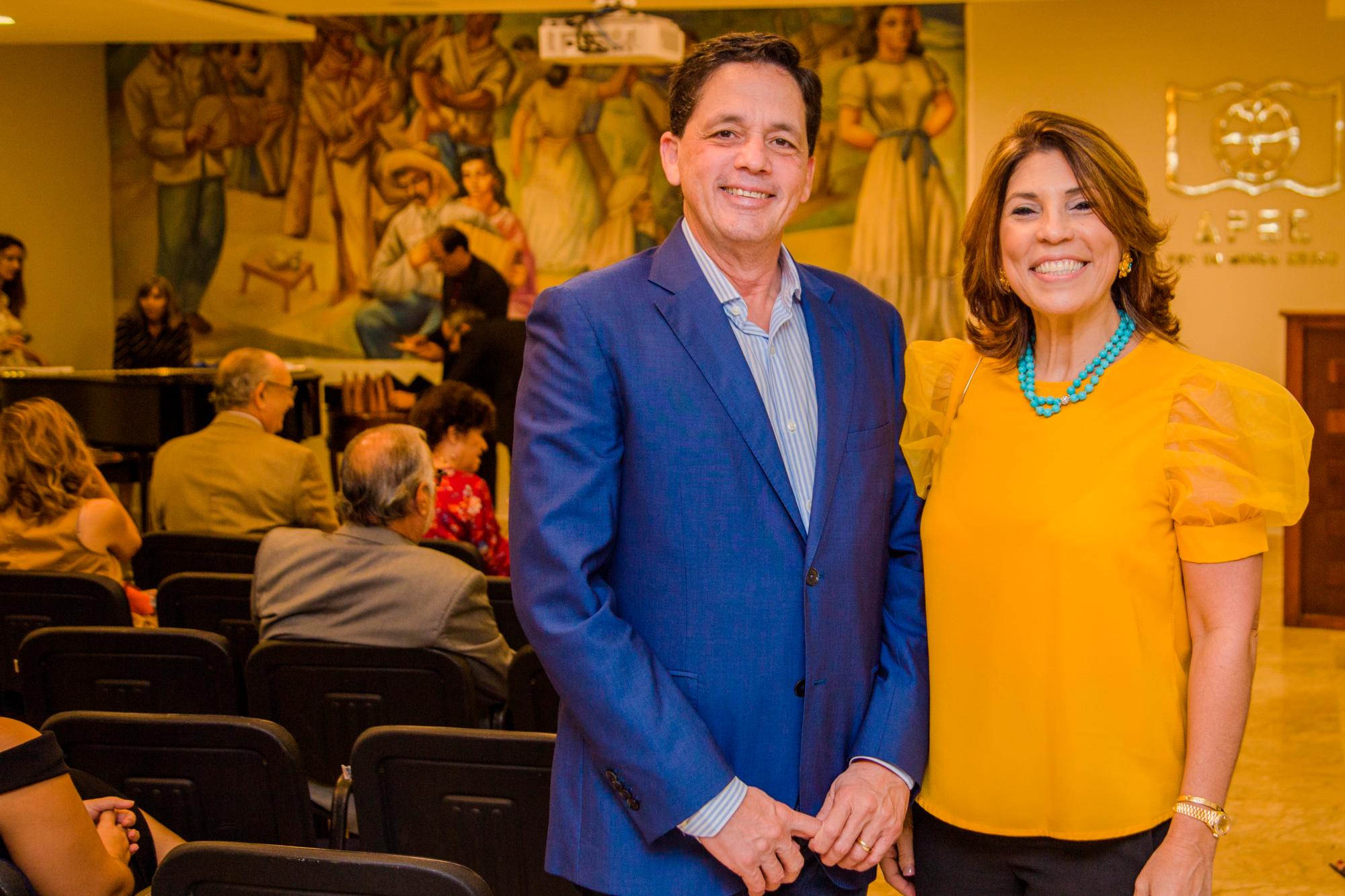 César Langa y Susy Isaac de Langa.