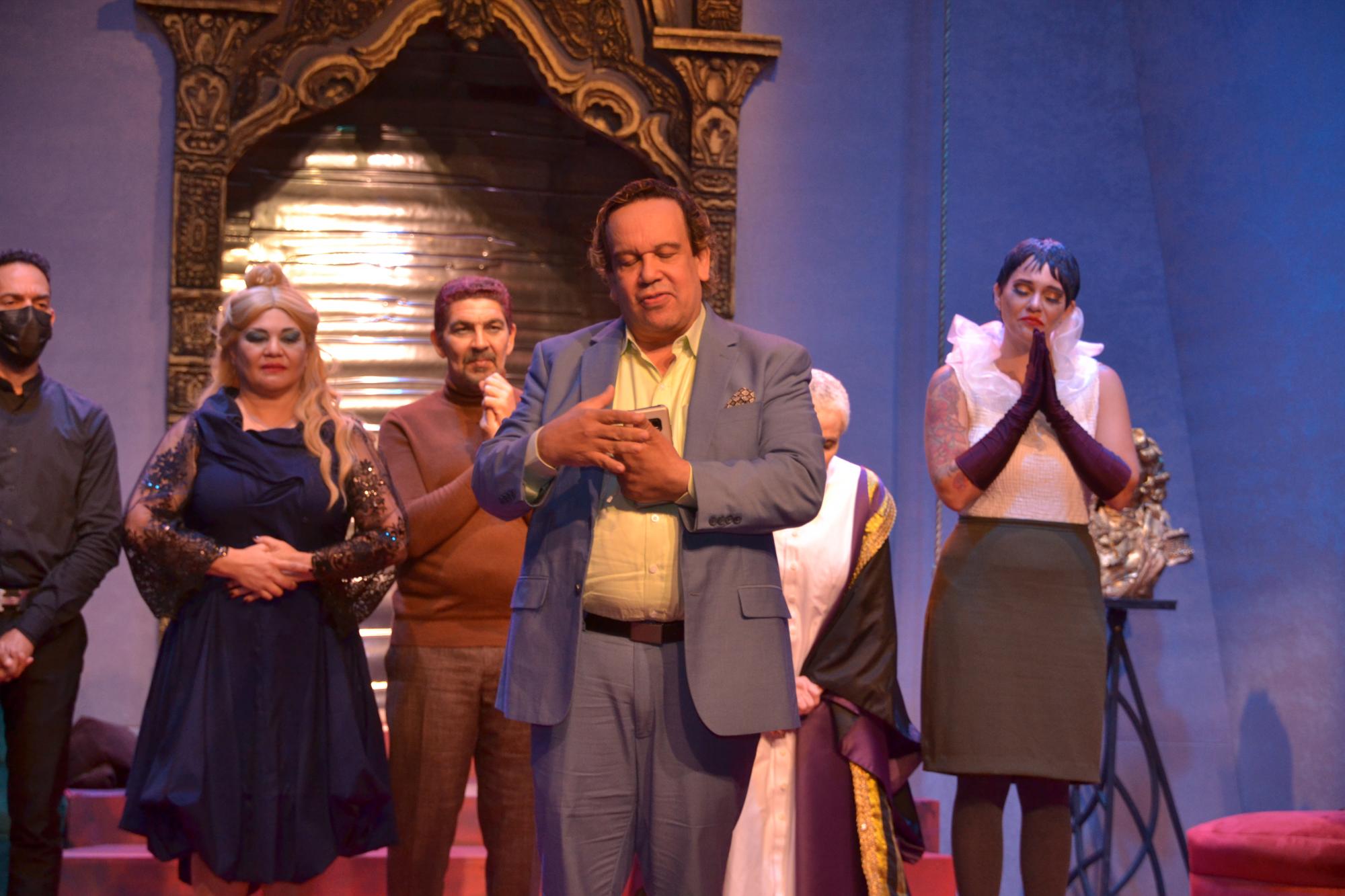 Carlos Espinal, director del Teatro Nacional, agradeció la recepción de la pieza. Foto: Suministrada