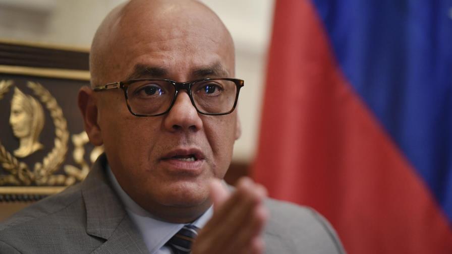 Líder del Congreso de Venezuela insta al diálogo con Biden