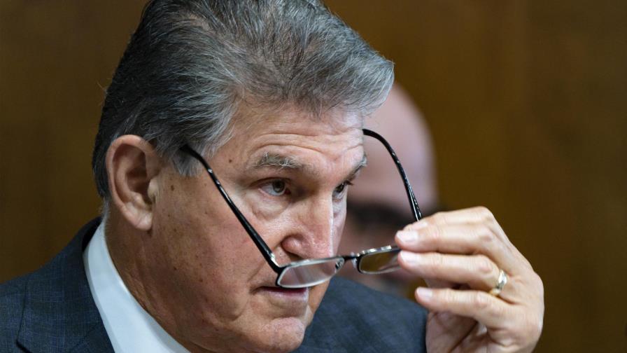 Biden se reúne con senadores por el tema del presupuesto