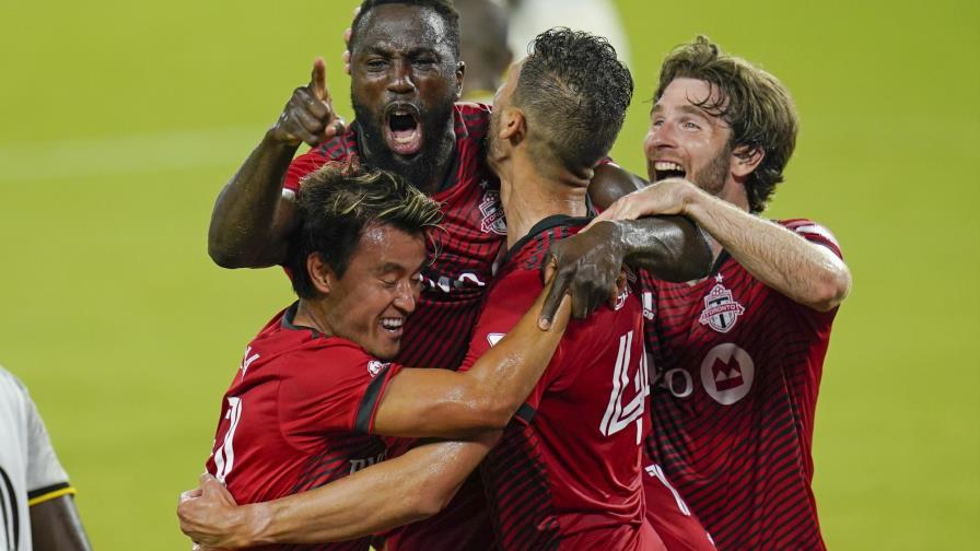 Con goles de Bradley y Altidore, Toronto supera a Columbus