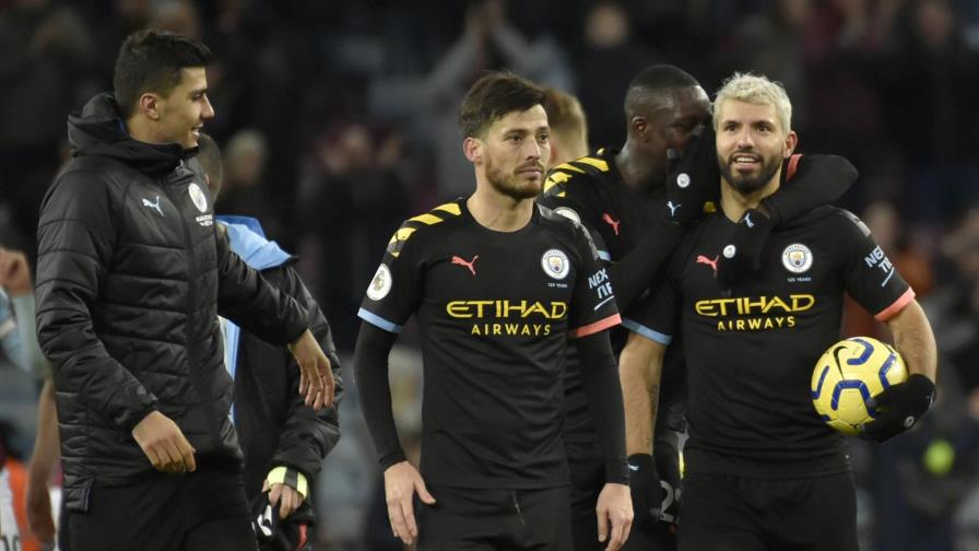 Man City aplasta a Aston Villa con 3 goles de Agüero