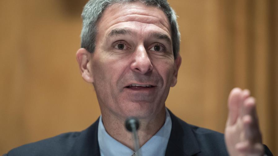 EEUU reduce número de visas para trabajadores calificados