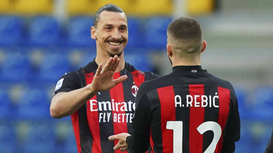Milan derrota a Parma y conserva exigua esperanza en Serie A