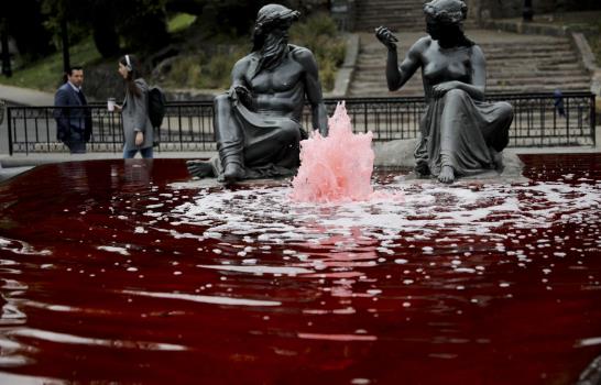 Chile mantiene protesta aunque presidente convoca a diálogo