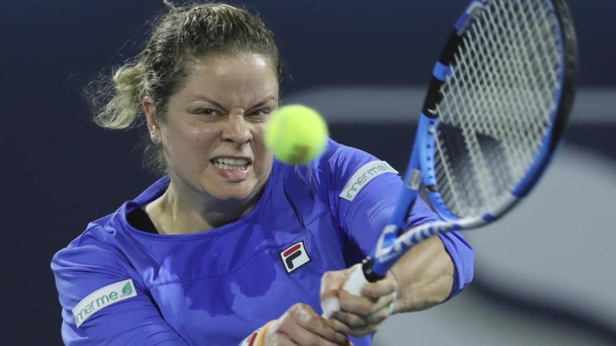 Clijsters abandona torneo previo al U.S. Open por lesión Clijsters abandona torneo previo al U.S. Open por lesión