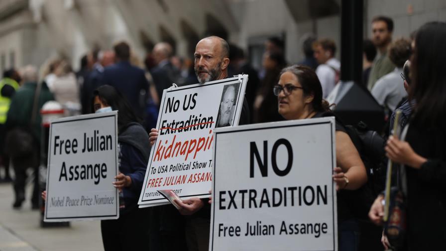 Aplazan audiencia en juicio a Assange por riesgo de COVID-19