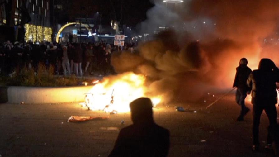“Orgía de violencia” por COVID-19 deja 7 heridos en Holanda “Orgía de violencia” por COVID-19 deja 7 heridos en Holanda