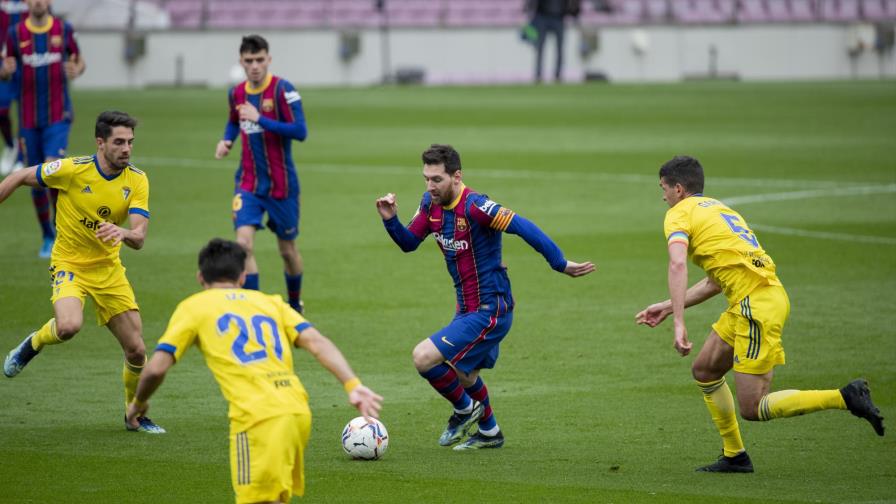 Barcelona empata con Cádiz en partido récord 506 de Messi