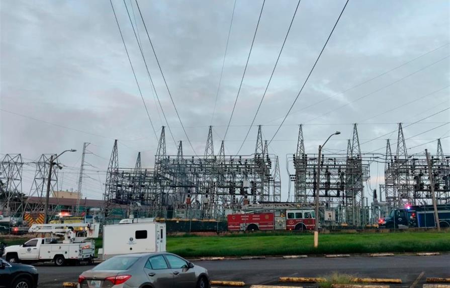Compañía eléctrica en Puerto Rico sufre ciberataque e incendio que deja a miles sin luz