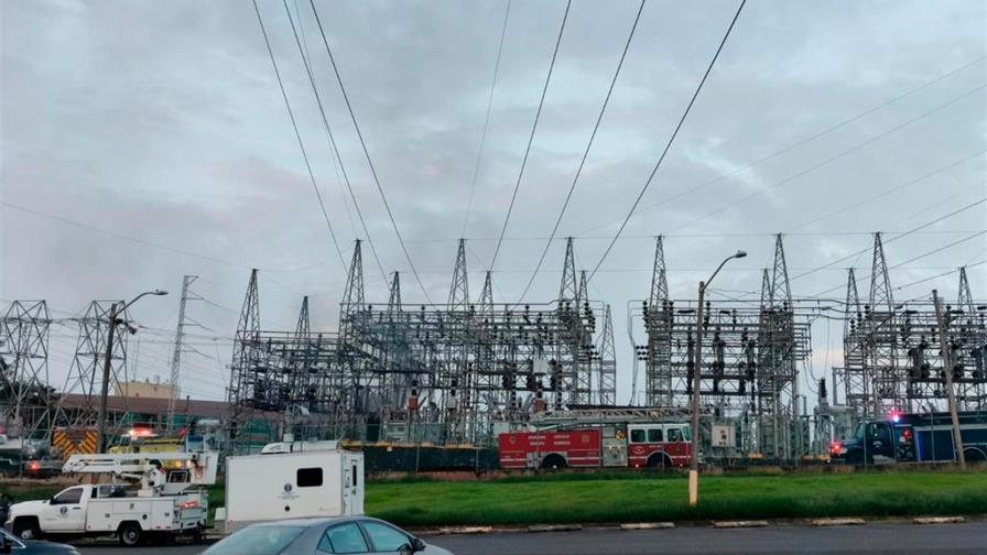 Investigan el origen de la explosión que produjo apagón en Puerto Rico Investigan el origen de la explosión que produjo apagón en Puerto Rico