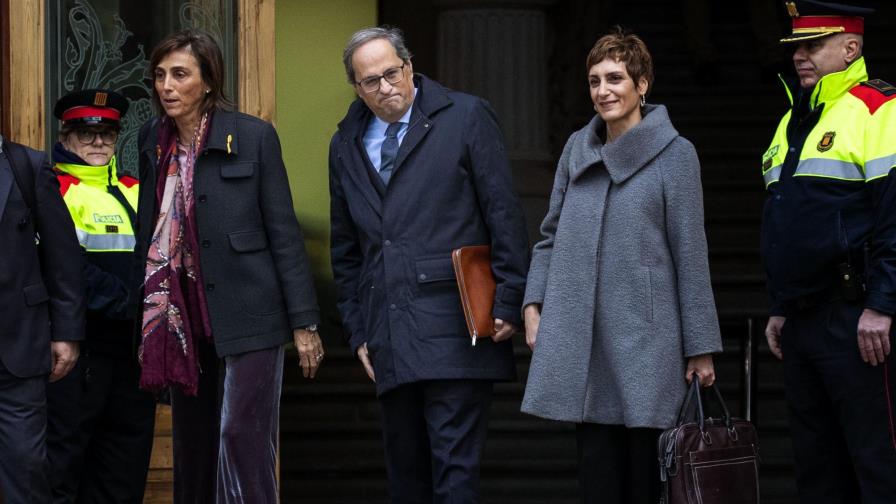 Juzgan a líder catalán por mantener símbolos secesionistas Juzgan a líder catalán por mantener símbolos secesionistas