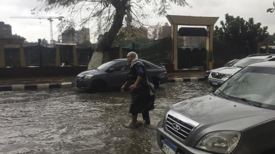 Suben a 21 los muertos por tormentas, inundaciones en Egipto Suben a 21 los muertos por tormentas, inundaciones en Egipto