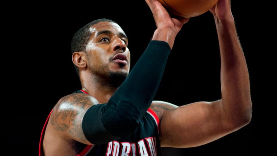 LaMarcus Aldridge se retira luego de sufrir latidos cardíacos irregulares