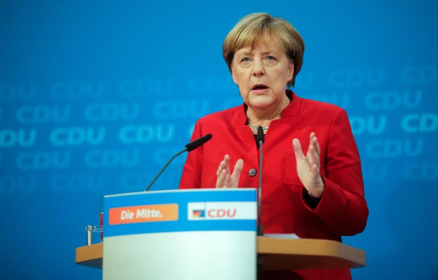 Merkel ve problemática la suspensión de cuentas de Trump en redes sociales