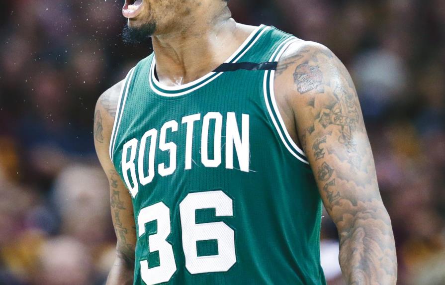 NBA multa a Marcus Smart de los Celtics con 50.000 dólares