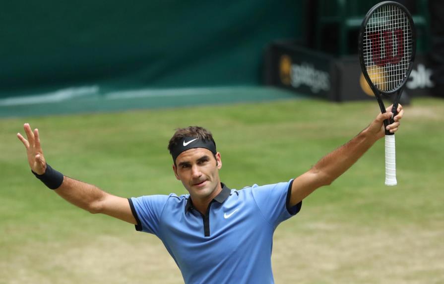 Federer renuncia a jugar en cuartos de final de Roma por lesión en una pierna