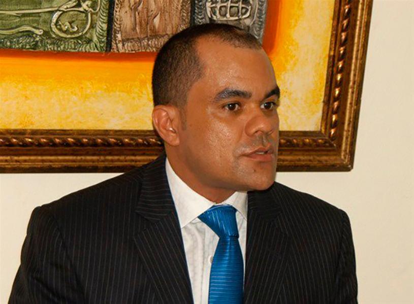 Diputado Elías Báez: “Ahora si nos jodimos, los políticos no podemos actuar independiente”