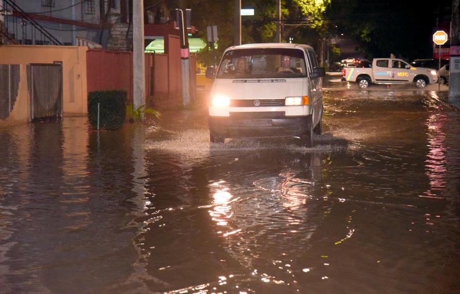 Onamet mantiene cinco provincias en alerta; continuarán las lluvias