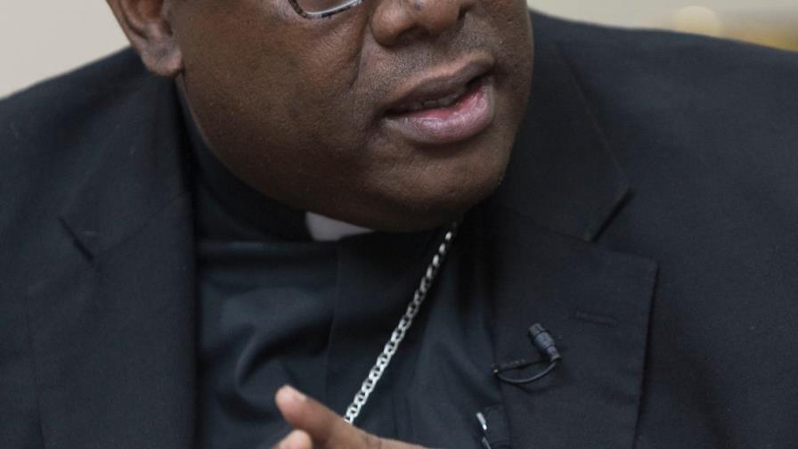 Obispo a peledeístas: “No se sientan comprometidos en permanecer en un partido que no representa sus valores” Obispo a peledeístas: “No se sientan comprometidos en permanecer en un partido que no representa sus valores”