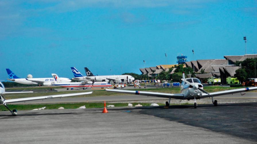 Gobierno británico traslada a turistas varados en República Dominicana por quiebra de Thomas Cook