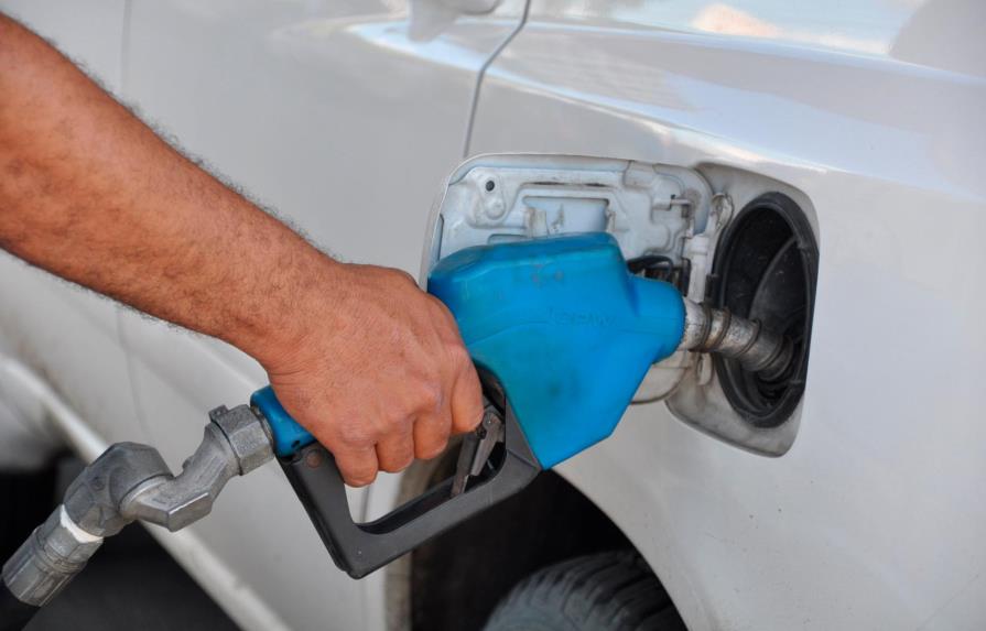 Vuelven a subir los precios de las gasolinas, pero bajan el gasoil y  GLP