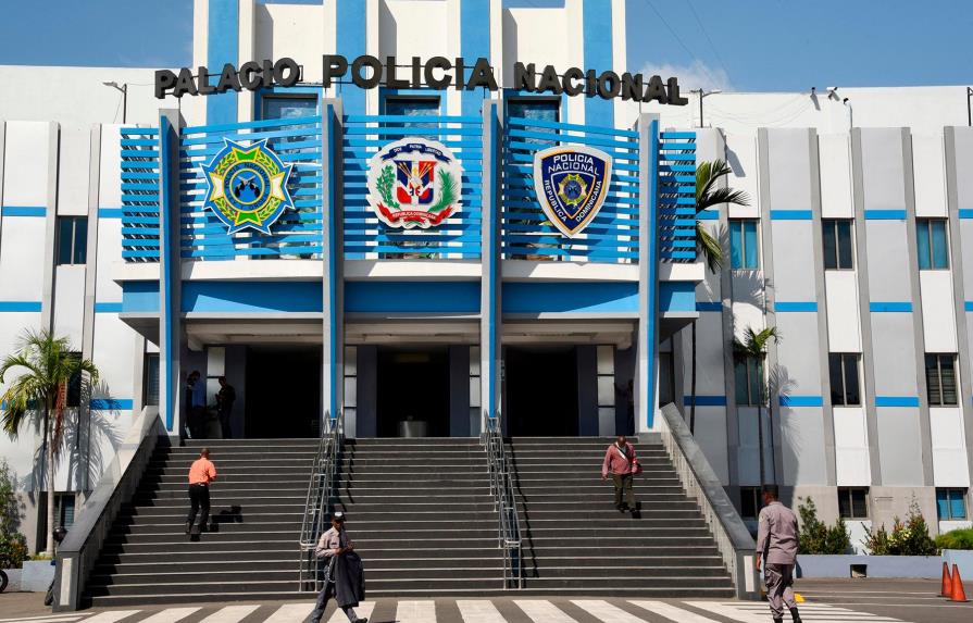 Enjuiciarán cuatro policías por muerte de hombre mientras compraba droga en Moca