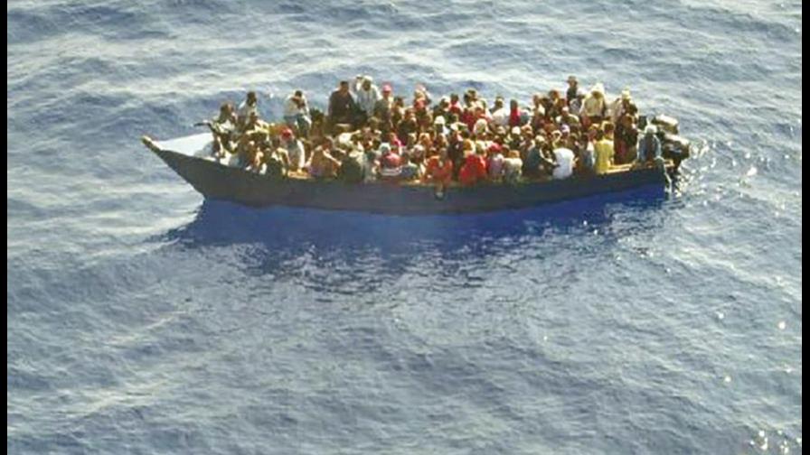 Arrestan 15 dominicanos que se fueron en yola Arrestan 15 dominicanos que se fueron en yola