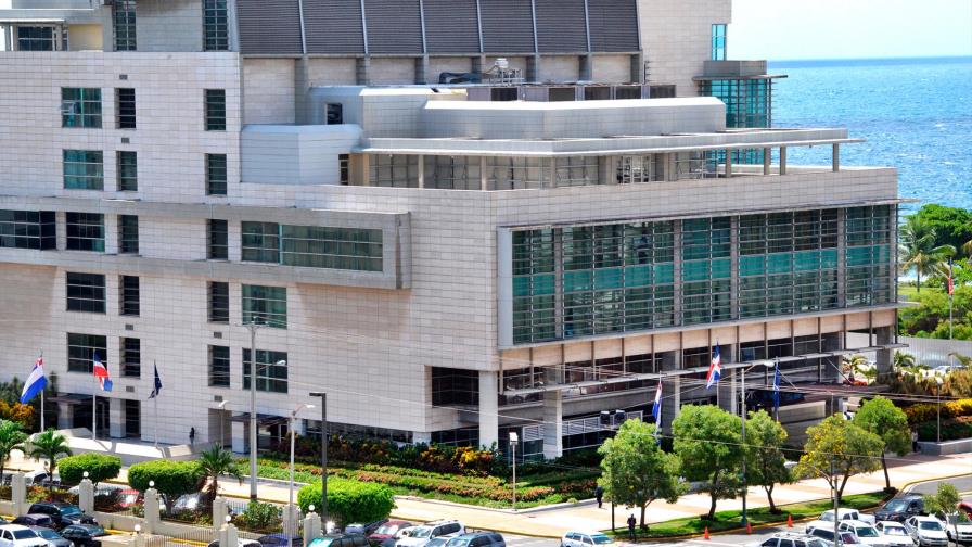 Capturan en villa de República Dominicana a húngaro que estafó a unas 475 personas