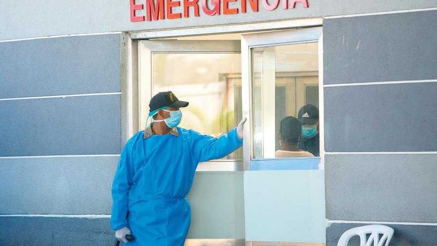 Ocupación de camas de cuidados intensivos por COVID-19 sube por tercer día consecutivo