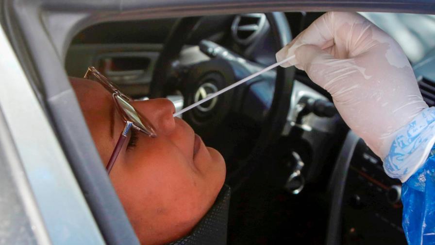 Positividad por COVID-19 sigue en aumento en República Dominicana; notifican 894 contagios y cuatro defunciones