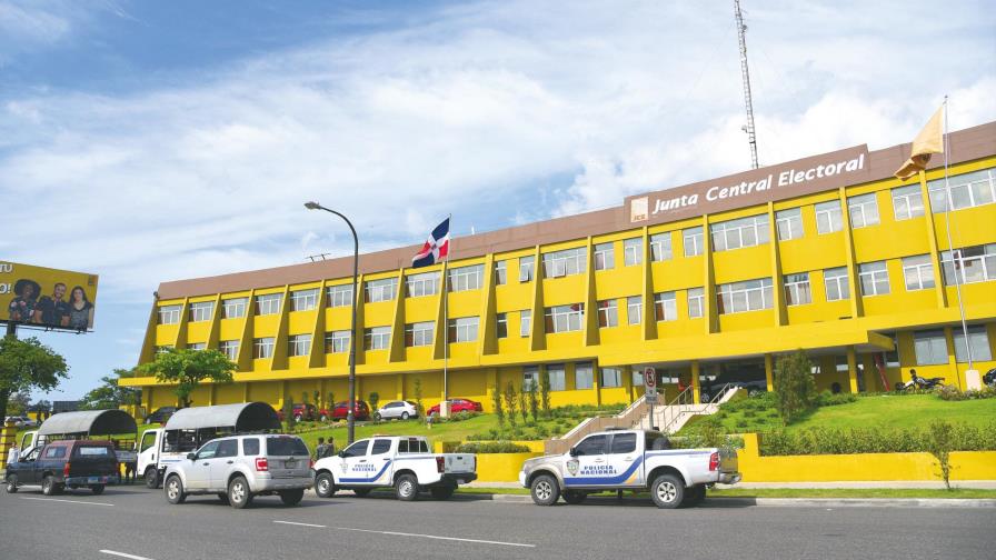 JCE abre el debate sobre cuáles partidos son mayoritarios