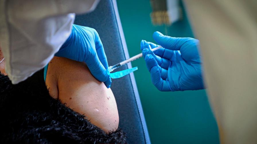 Costa Rica firma contrato con Pfizer para terceras dosis y vacunas para niños
