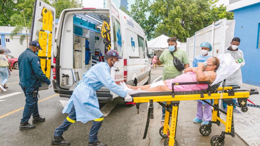 Sube el nivel de ocupación de camas COVID-19 en centros públicos y privados de Santiago