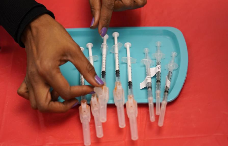 Estados Unidos tiene suficientes vacunas COVID para refuerzos y niños