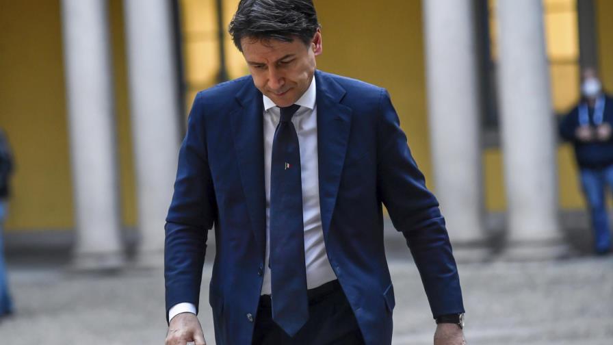 Italia completa reconstrucción de puente vehicular colapsado