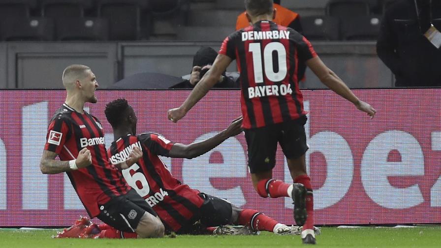 Leverkusen empata con Hertha, Borré da triunfo a Frankfurt