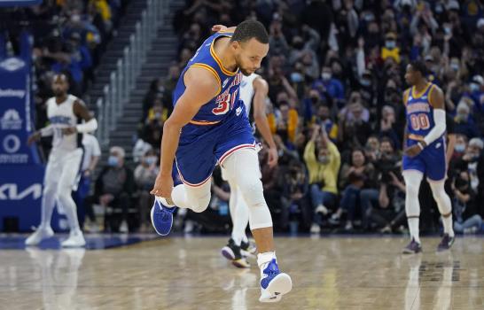 ANÁLISIS: Curry da atractivo a la NBA incluso antes de jugar