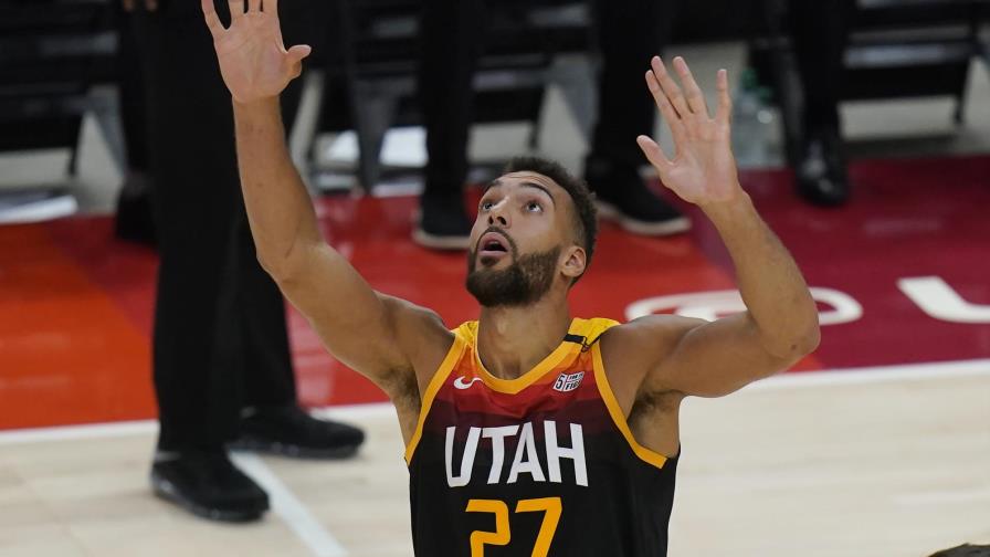 Mitchell anota 25, el Jazz supera a los Grizzlies 141-129