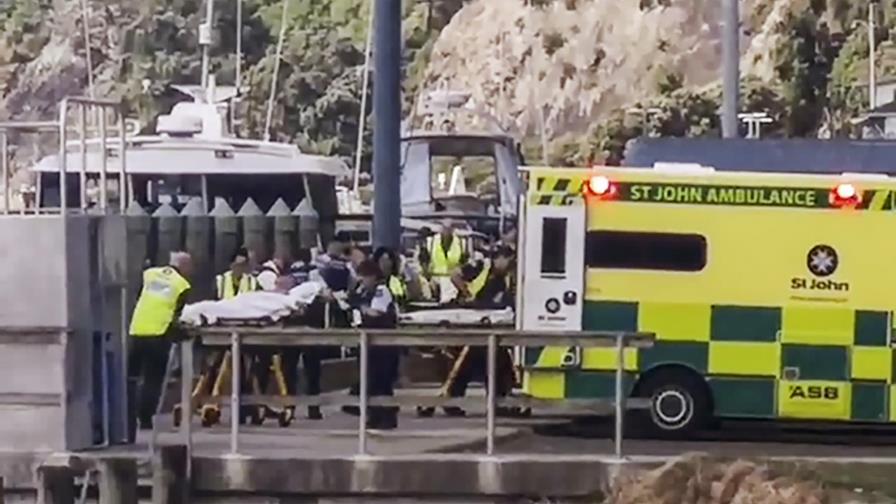 Nueva Zelanda: 5 muertos, varios desaparecidos tras erupción Nueva Zelanda: 5 muertos, varios desaparecidos tras erupción