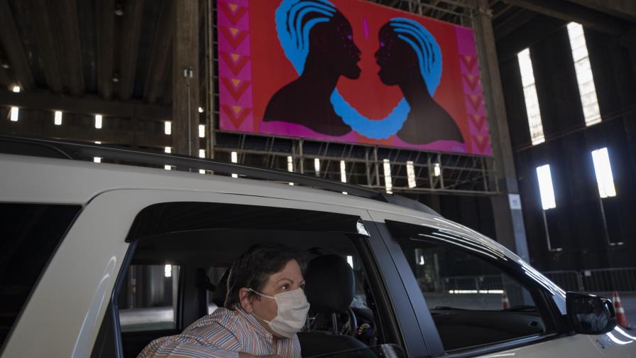 Nueva exposición en Sao Paulo se disfruta sin bajar del auto