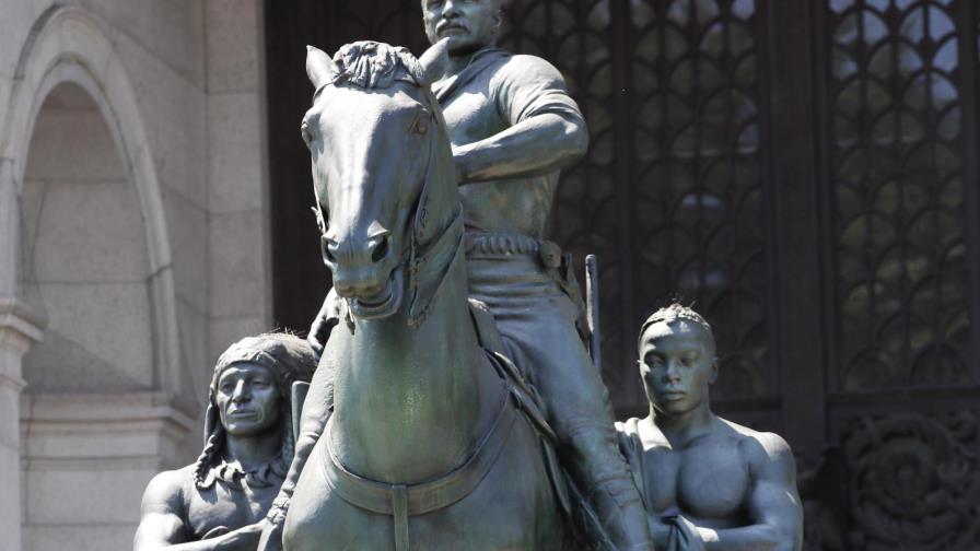 Ciudad de NY retirará polémica estatua de Roosevelt Ciudad de NY retirará polémica estatua de Roosevelt