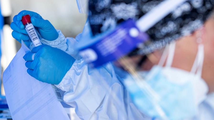 En el último día solo se procesaron 2,466 pruebas PCR; reportan 18 nuevas muertes por COVID