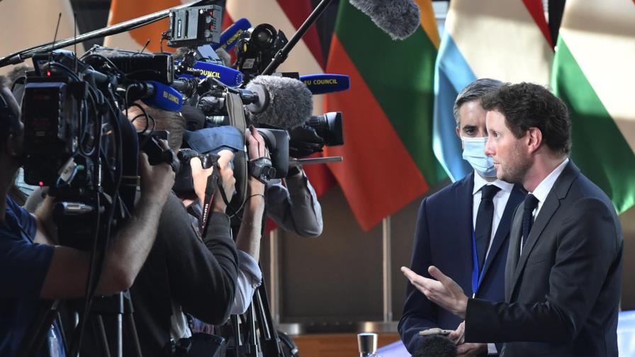 Francia acude a UE tras cancelación de acuerdo con Australia Francia acude a UE tras cancelación de acuerdo con Australia