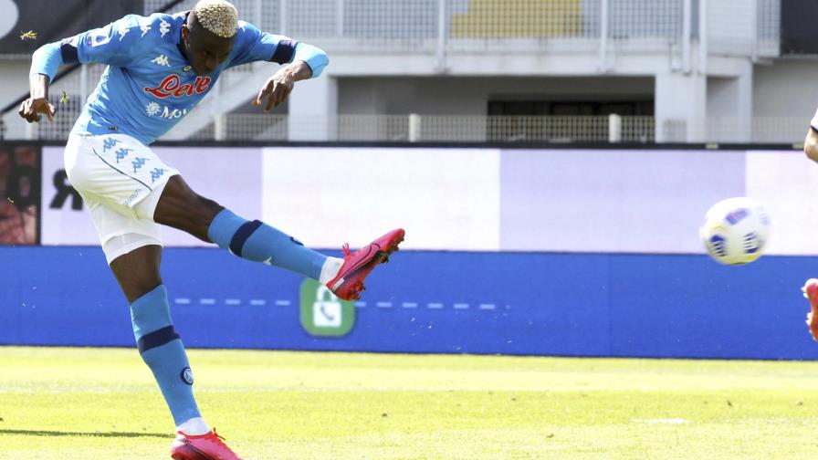 Napoli golea a Spezia, espera clasificarse a Campeones